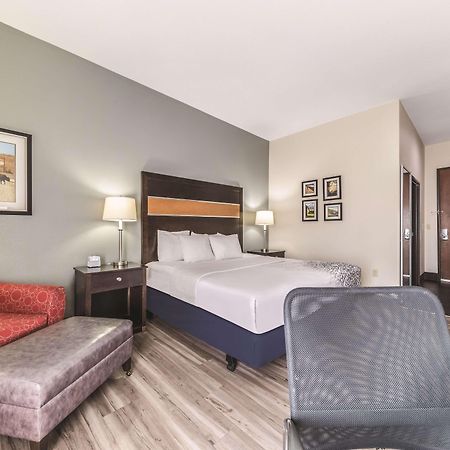 La Quinta By Wyndham Tulsa - Catoosa Hotel Exterior photo