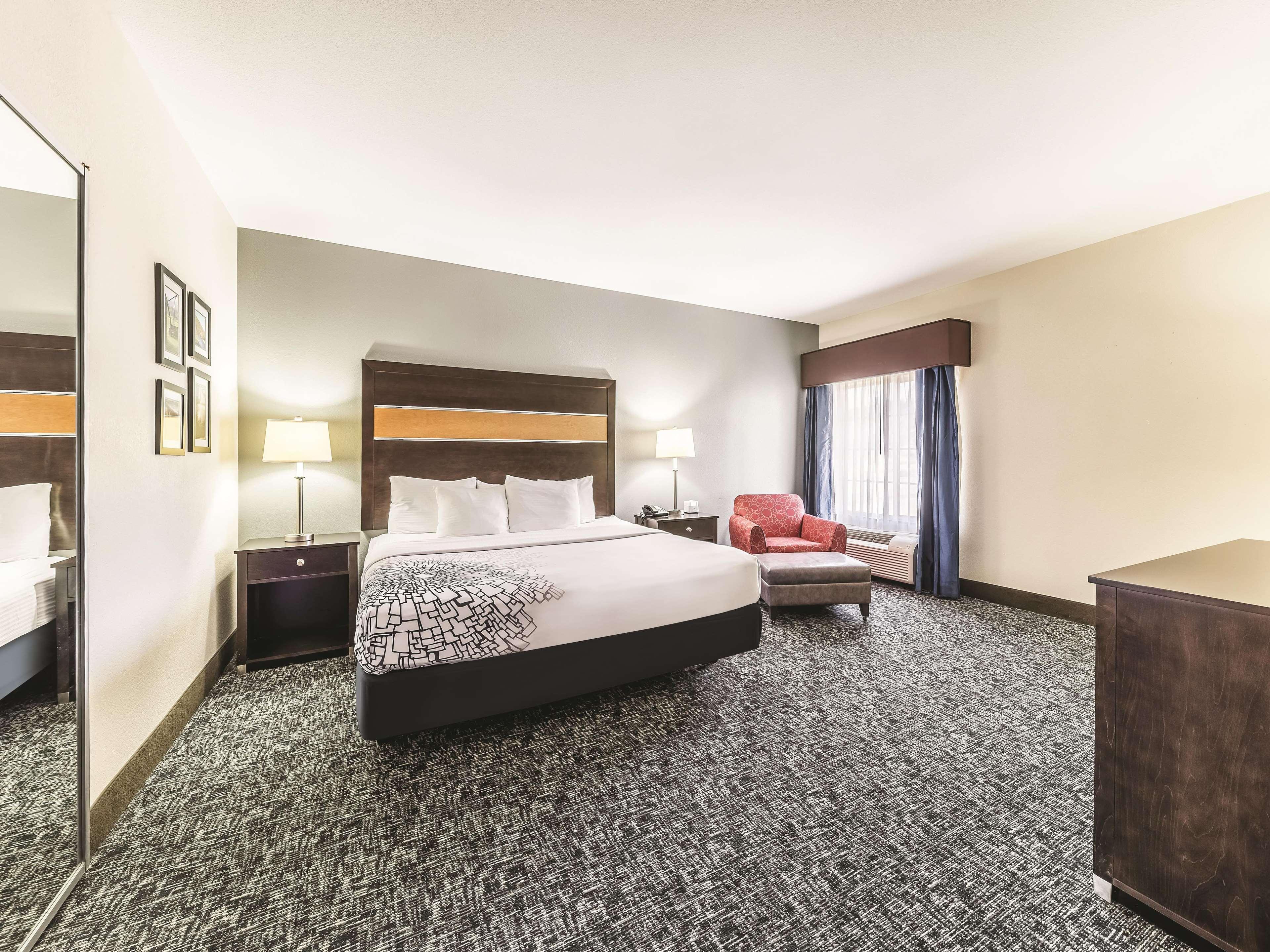 La Quinta By Wyndham Tulsa - Catoosa Hotel Exterior photo