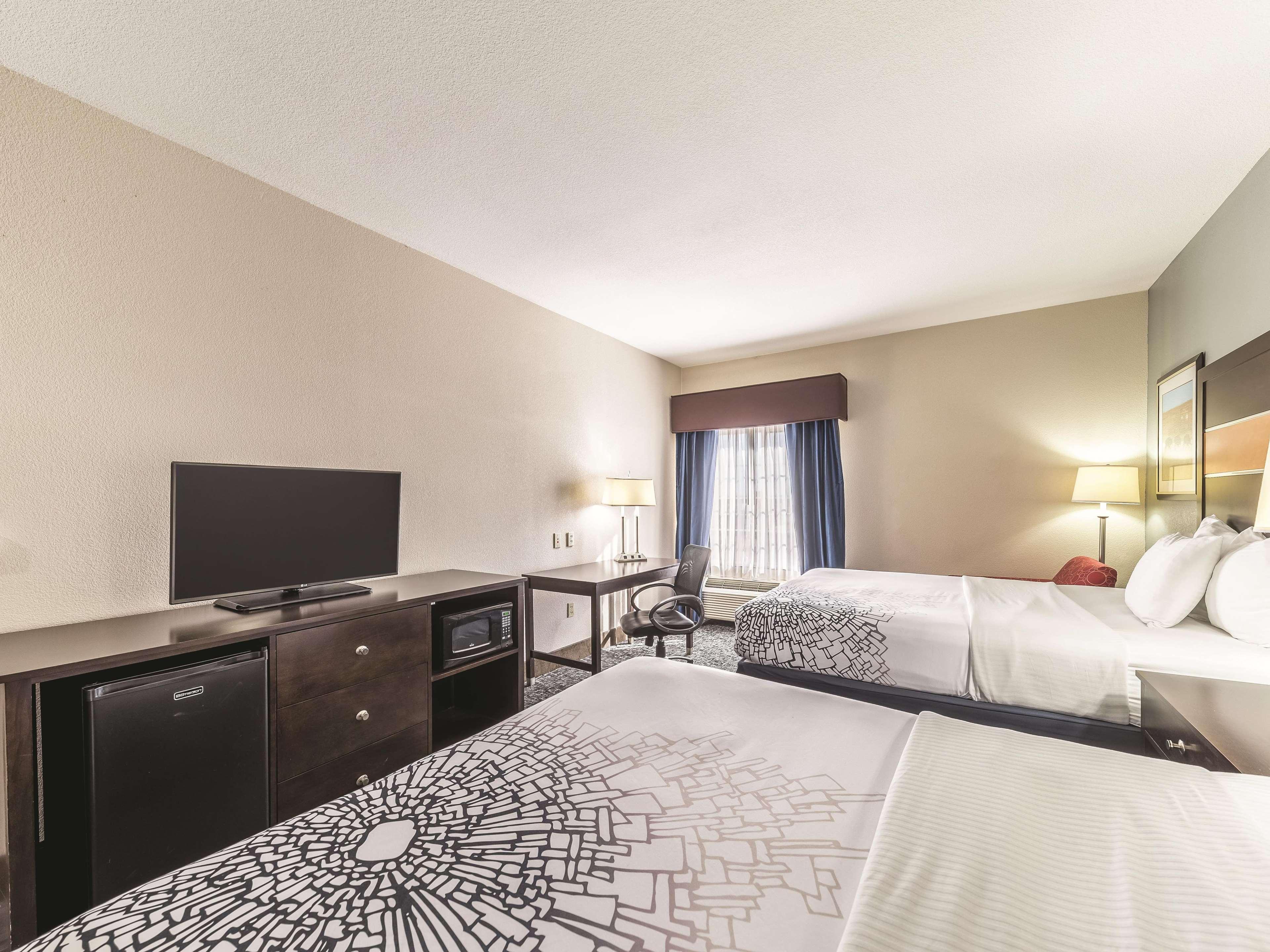 La Quinta By Wyndham Tulsa - Catoosa Hotel Exterior photo