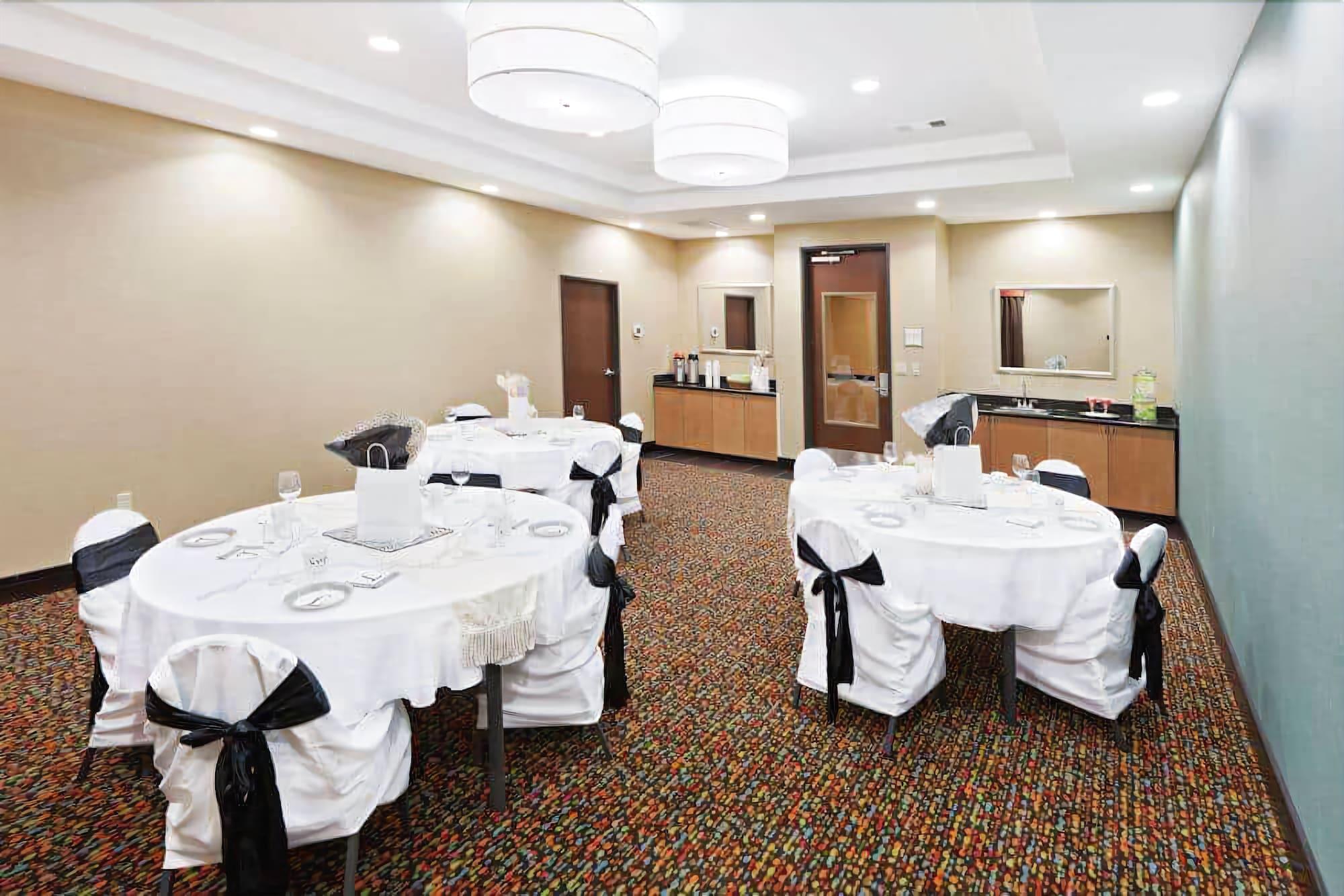 La Quinta By Wyndham Tulsa - Catoosa Hotel Exterior photo