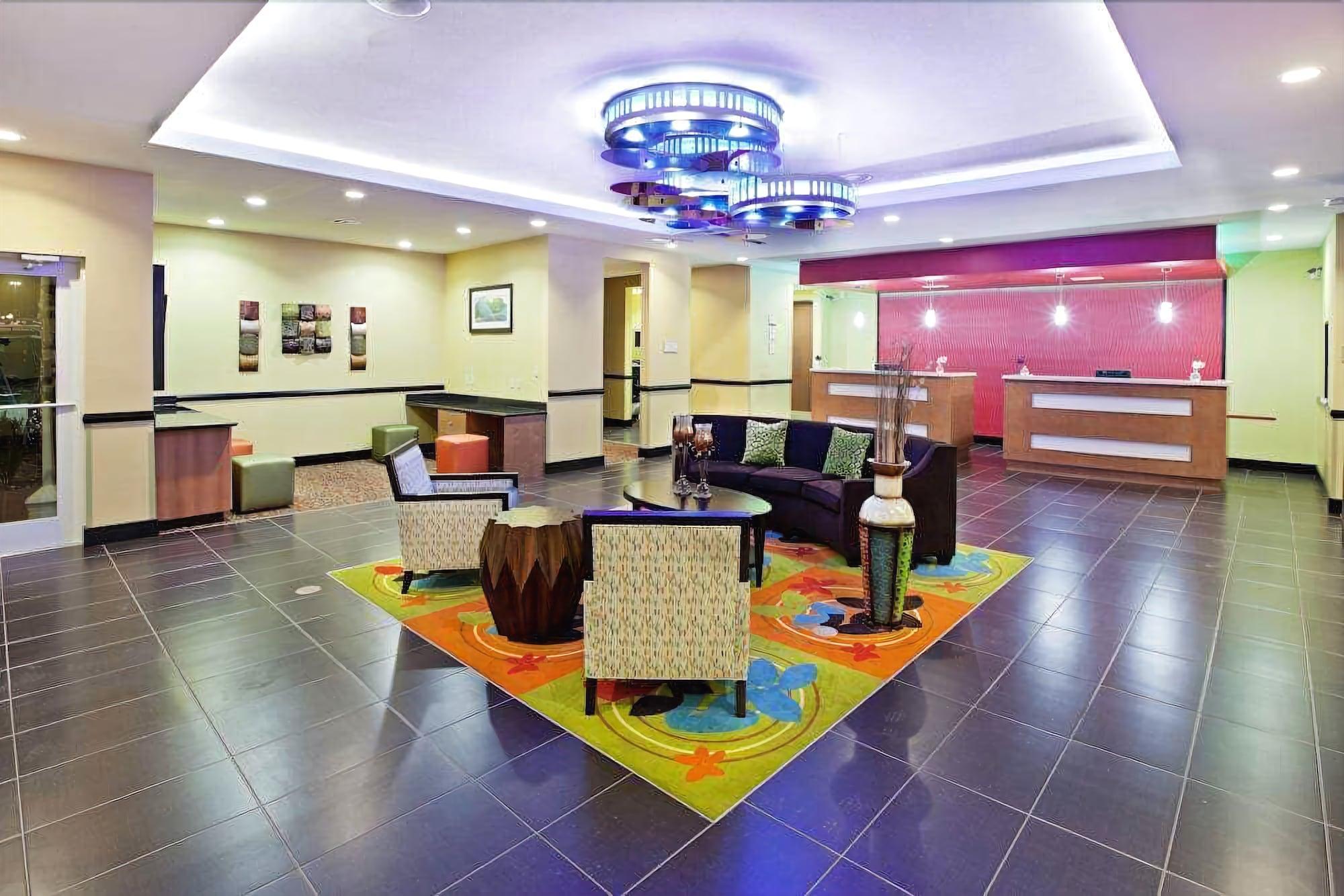 La Quinta By Wyndham Tulsa - Catoosa Hotel Exterior photo