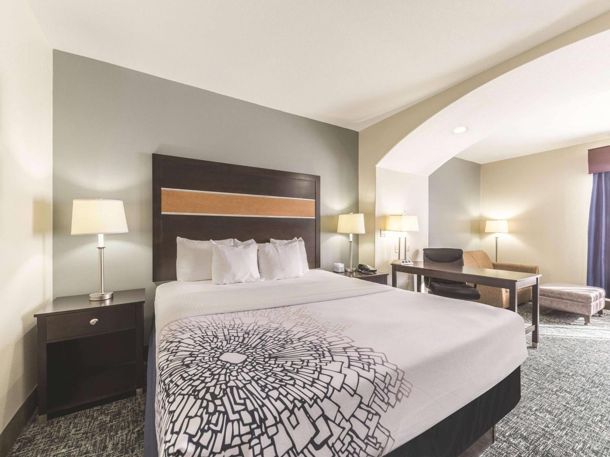 La Quinta By Wyndham Tulsa - Catoosa Hotel Exterior photo