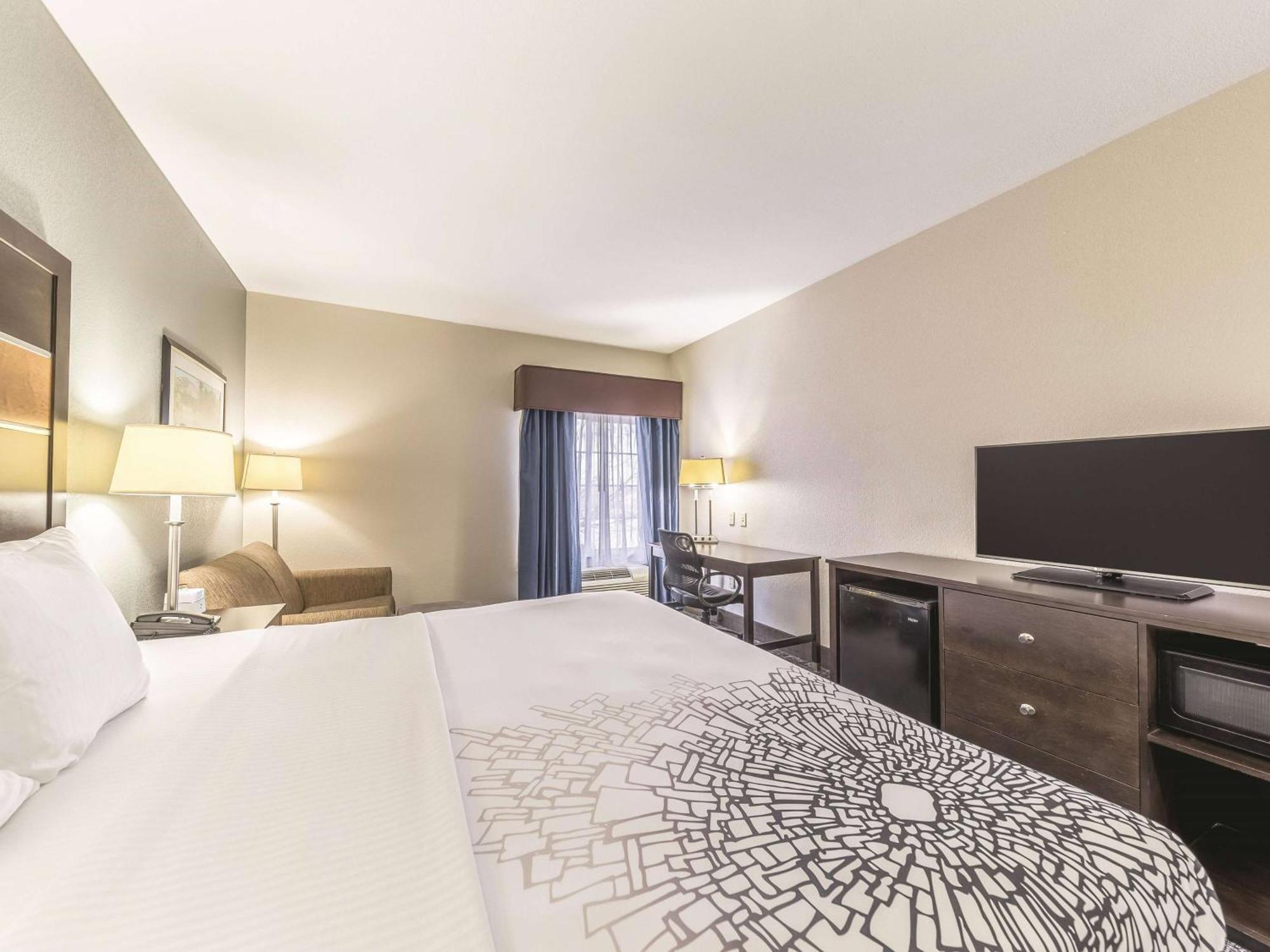 La Quinta By Wyndham Tulsa - Catoosa Hotel Exterior photo